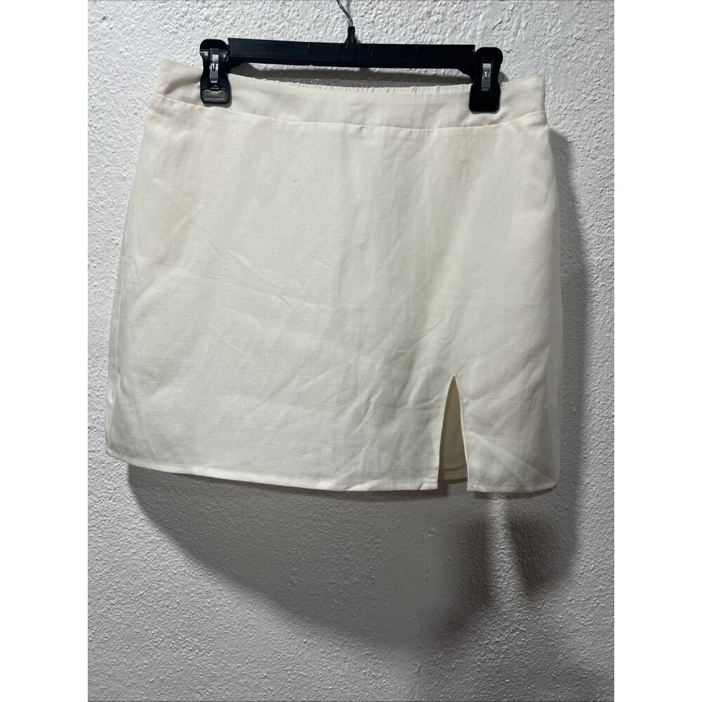 Forever 21 Women's Short Skirt Off White Size‎ L Slit Infront